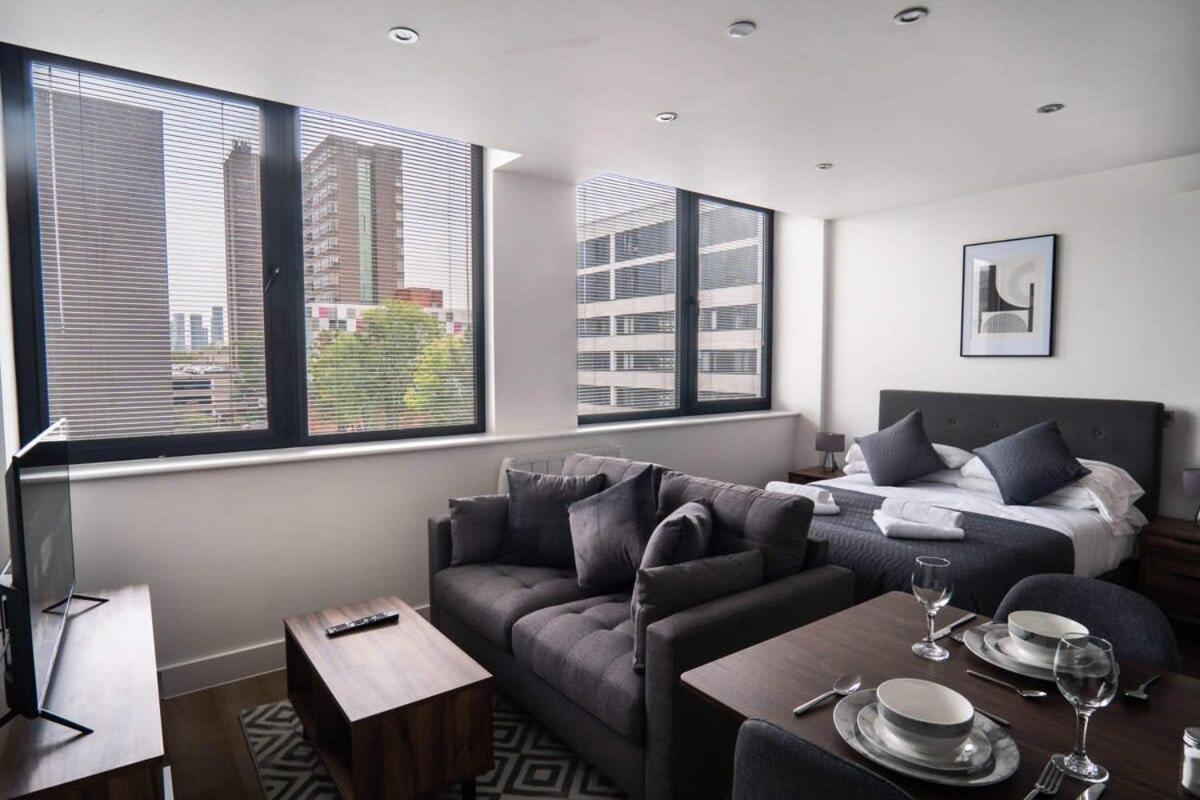 Stay Zeni, Alexandra Rise Manchester Chic Studio ภายนอก รูปภาพ