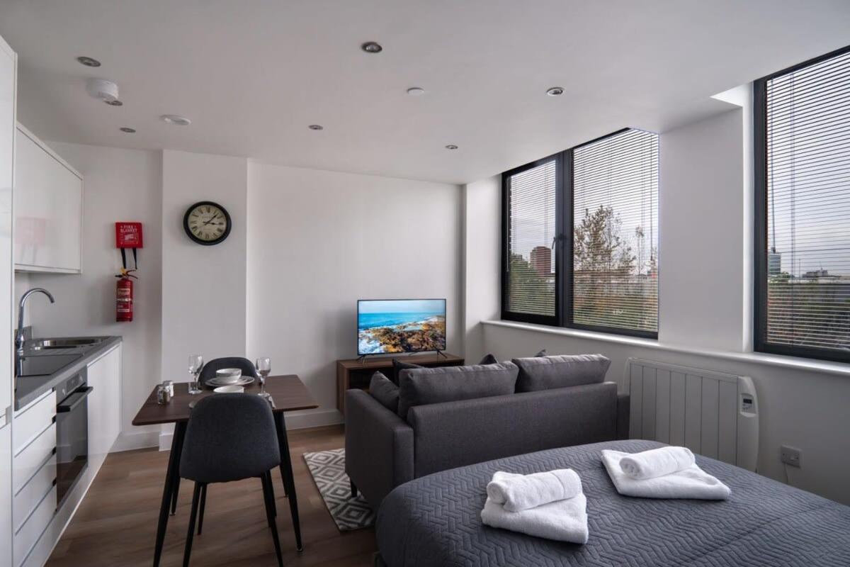 Stay Zeni, Alexandra Rise Manchester Chic Studio ภายนอก รูปภาพ